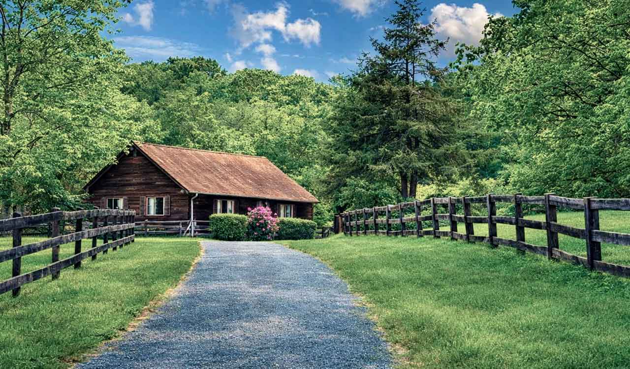 Bayridge Farm Albemarle County Virginia horse farm with barn, paddocks and rolling countryside